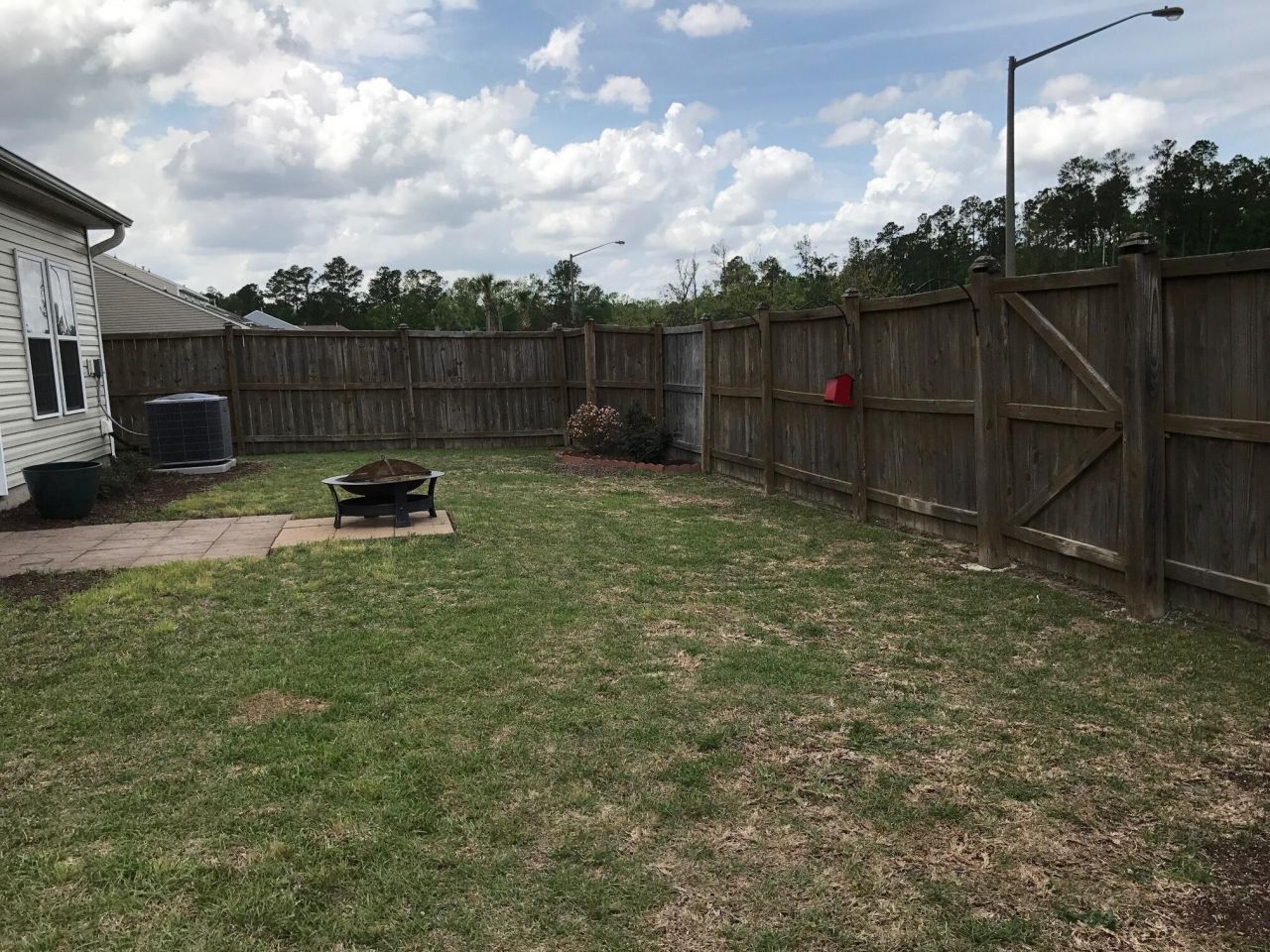 272 Mayfield Drive Photo 32