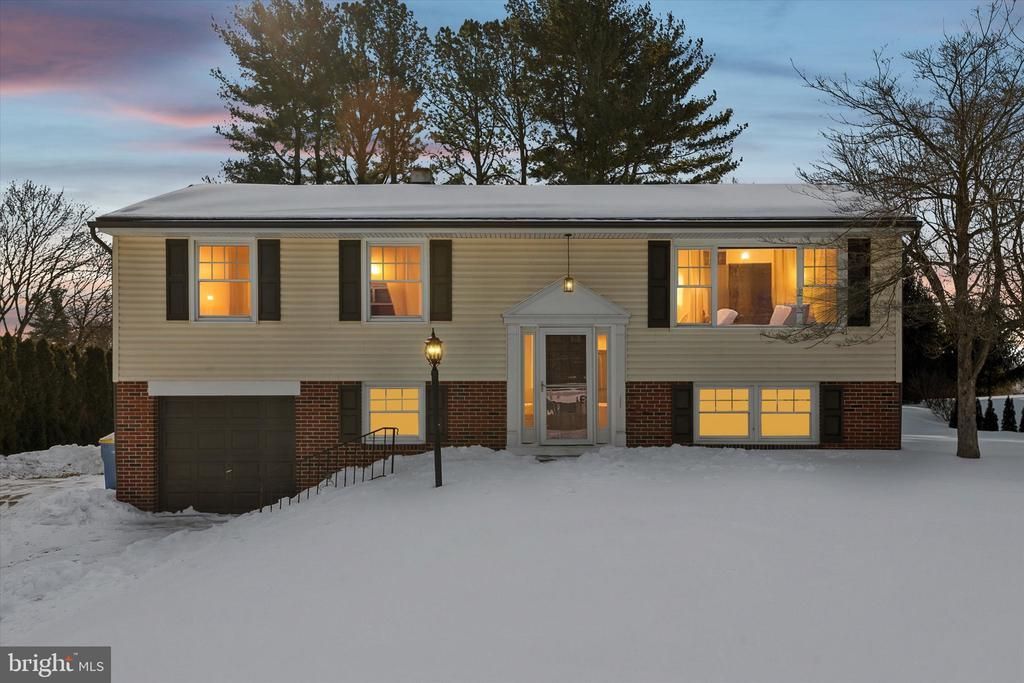 108 E 1st Avenue, Parkesburg, PA 19365 Main Photo