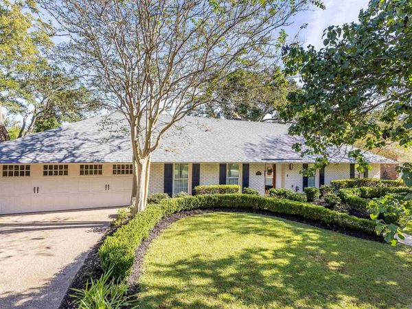 4843 Sweetbriar St, Baton Rouge, LA 70808