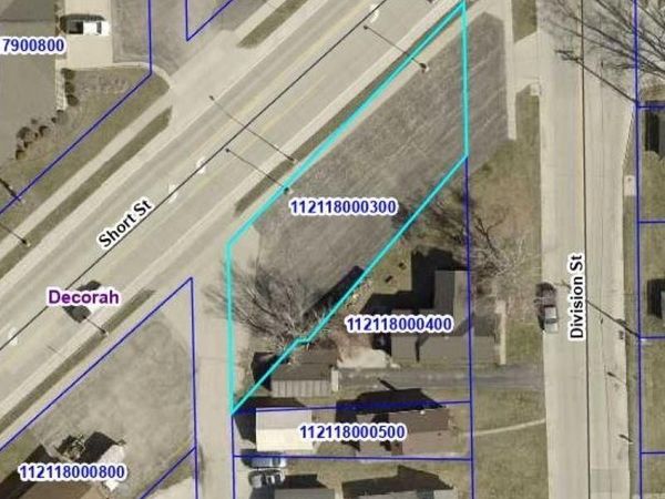 Short Street, Decorah, IA 52101