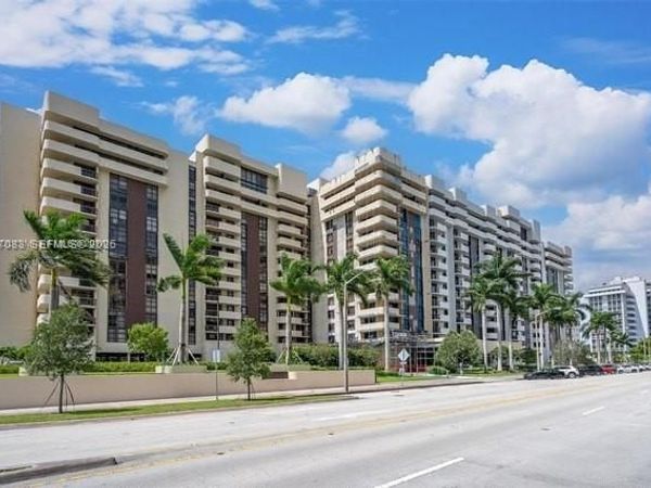 600 Biltmore Way , Unit 1217, Coral Gables, FL 33134