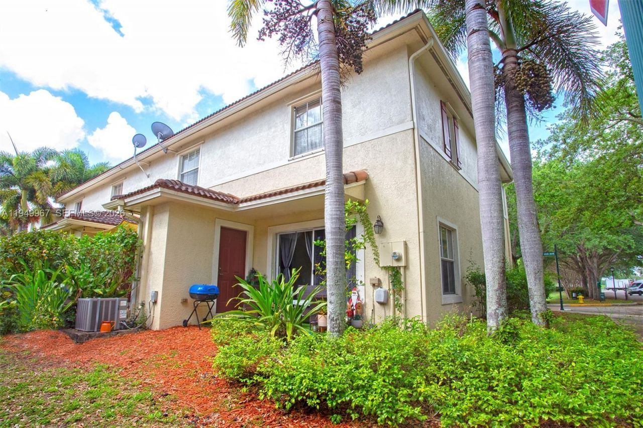 2615 SW 100th Ave, Unit 2615, Miramar, FL 33025 Photo