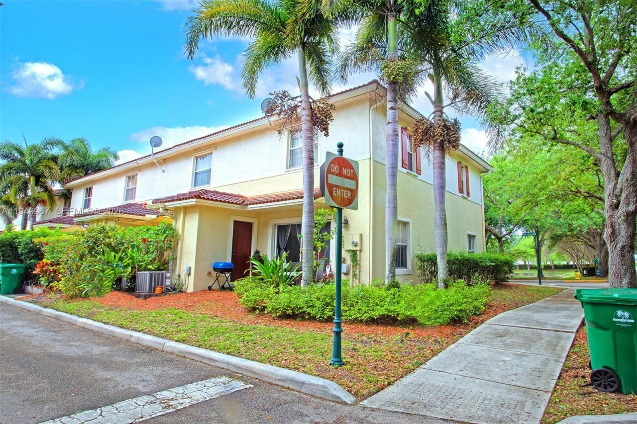 2615 SW 100th Ave, Unit 2615, Miramar, FL 33025 Photo