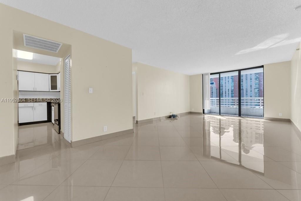 3300 NE 192nd St, Unit 1414, Aventura, FL 33180 Photo