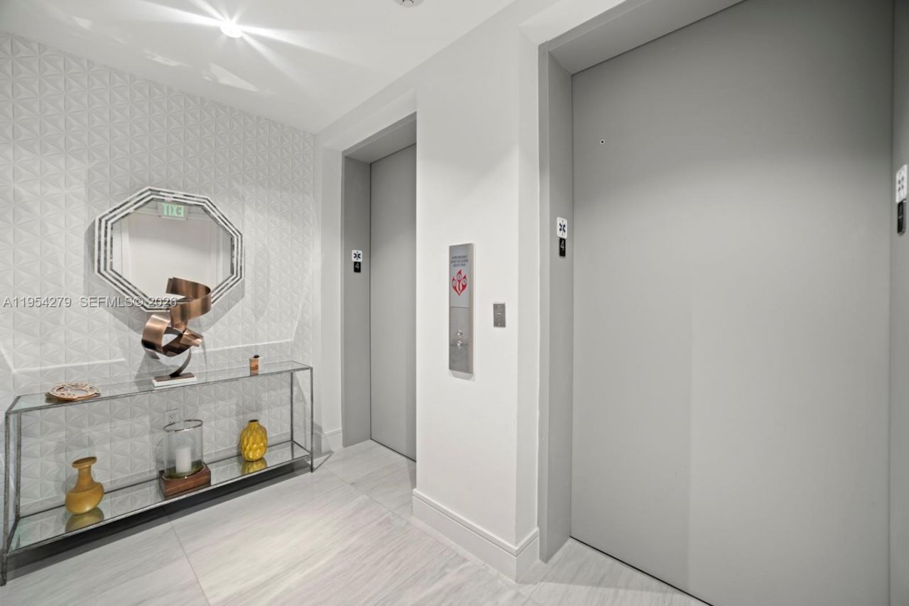 3300 NE 188th St, Unit 414, Aventura, FL 33180 Photo