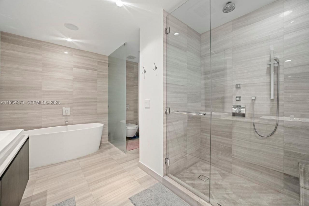 3300 NE 188th St, Unit 414, Aventura, FL 33180 Photo