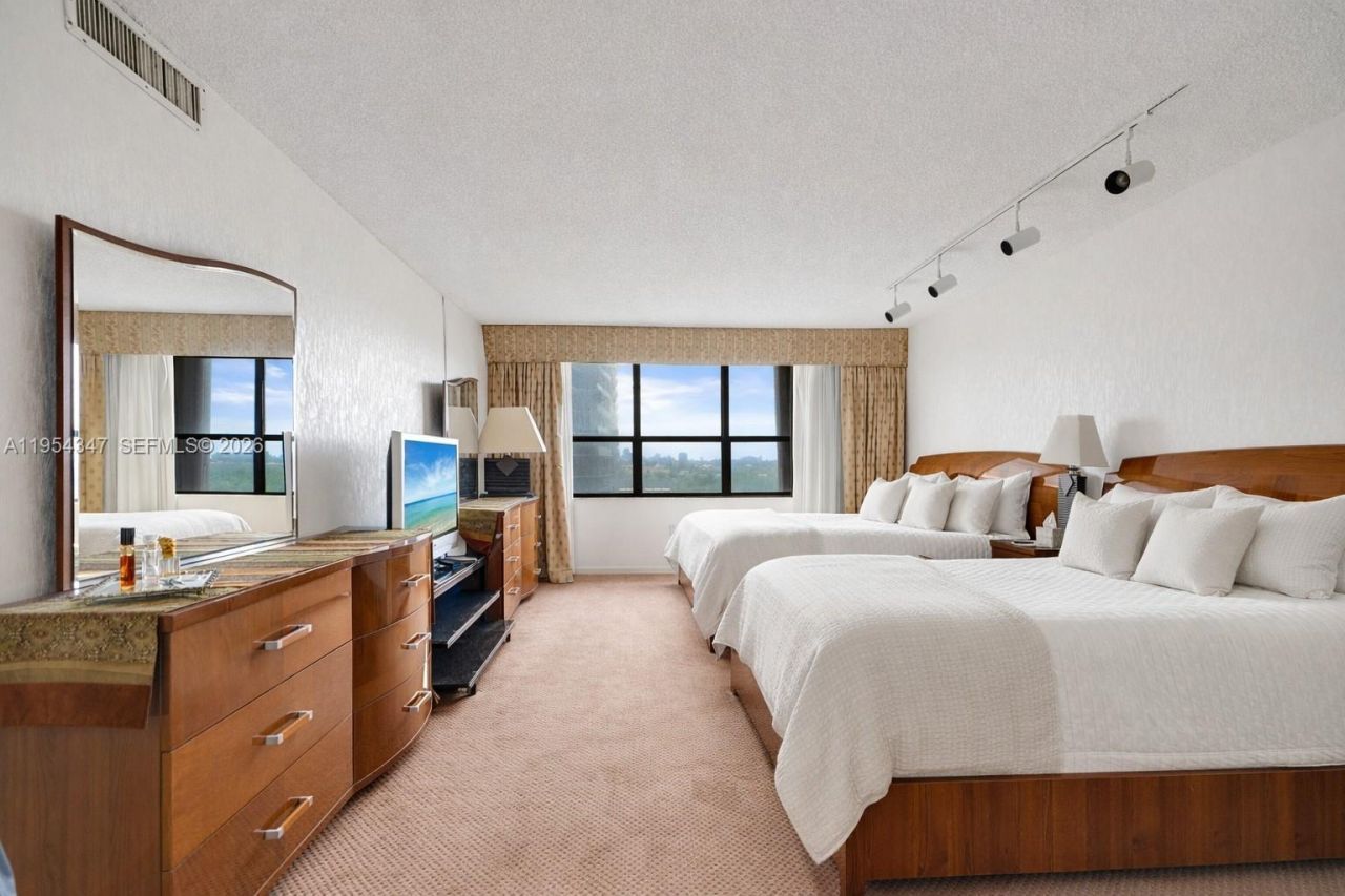 9801 Collins Ave, Unit 8S, Bal Harbour, FL 33154 Photo