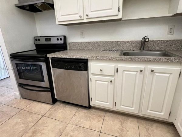 1805 Sans Souci Blvd , Unit 428, North Miami, FL 33181