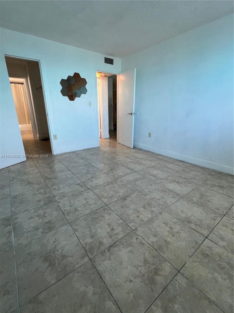 1805 Sans Souci Blvd , Unit 428, North Miami, FL 33181 Photo