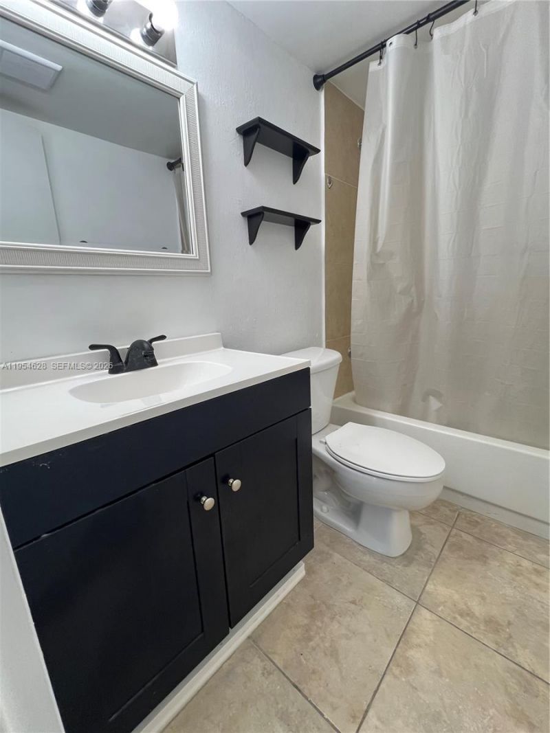 1805 Sans Souci Blvd , Unit 428, North Miami, FL 33181 Photo