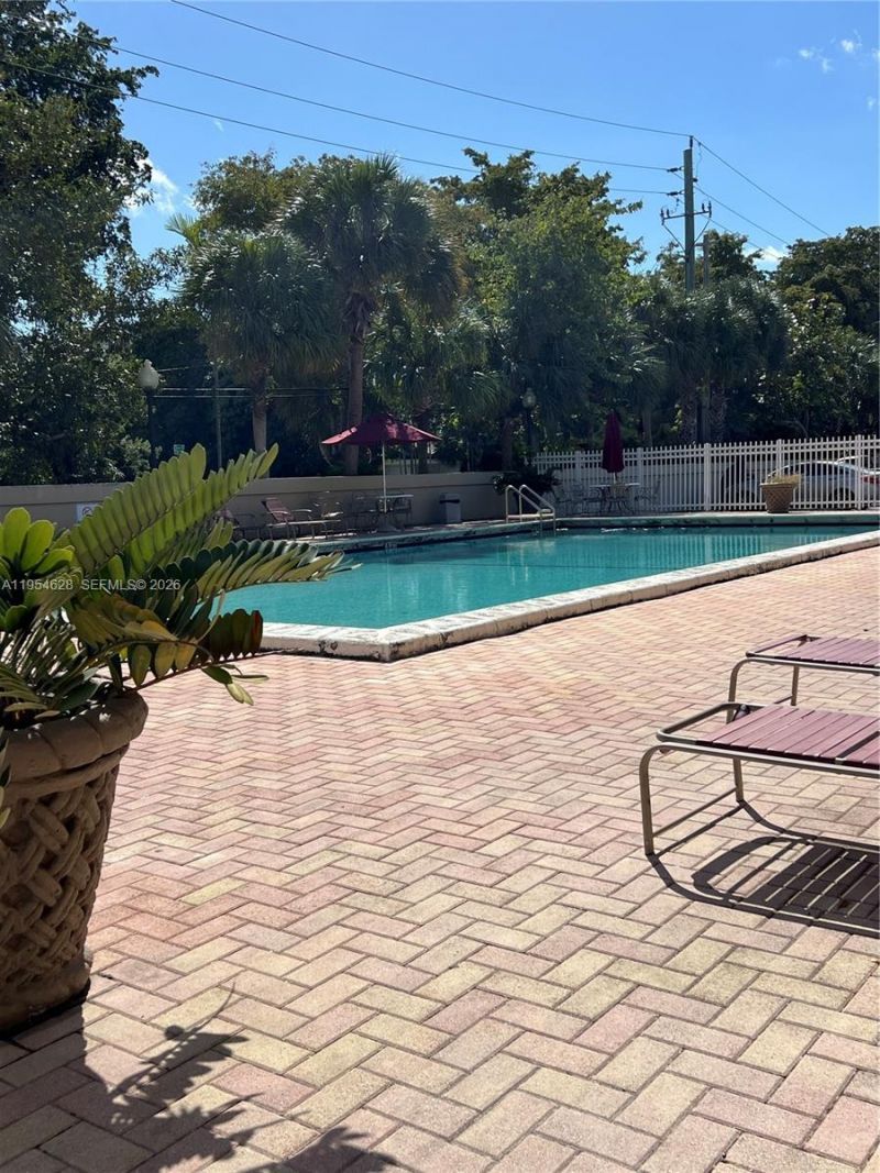 1805 Sans Souci Blvd , Unit 428, North Miami, FL 33181 Photo