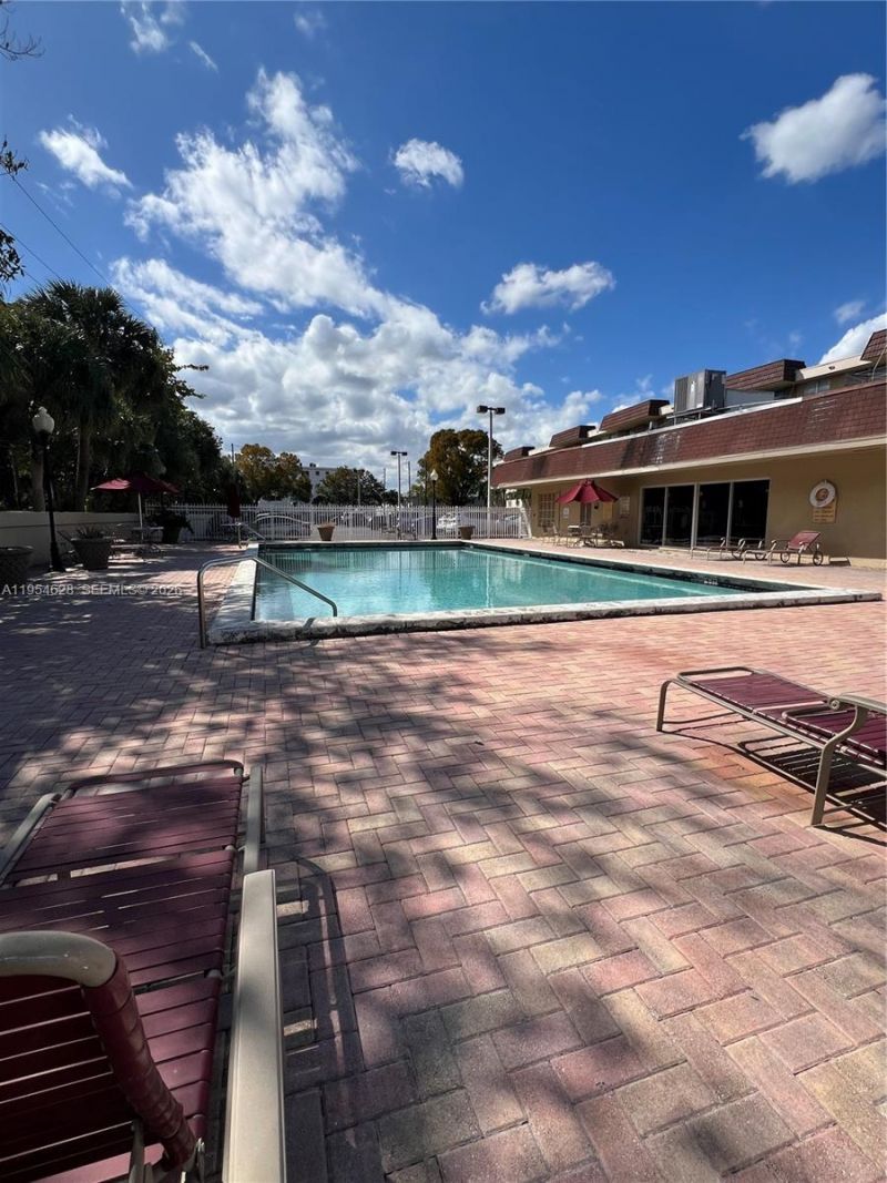 1805 Sans Souci Blvd , Unit 428, North Miami, FL 33181 Photo