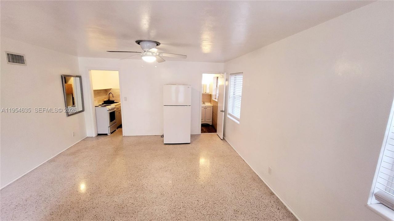 215 S 12th Ave, Unit Back, Hollywood, FL 33019 Photo