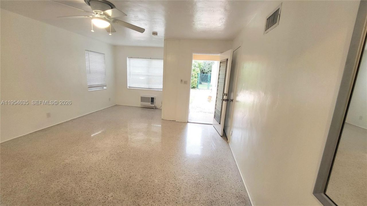 215 S 12th Ave, Unit Back, Hollywood, FL 33019 Photo