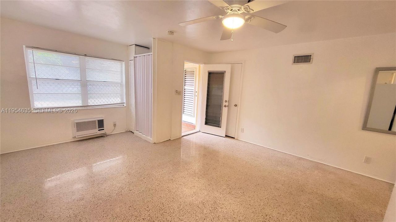 215 S 12th Ave, Unit Back, Hollywood, FL 33019 Photo