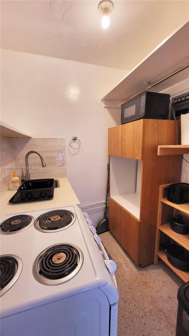 215 S 12th Ave, Unit Back, Hollywood, FL 33019 Photo