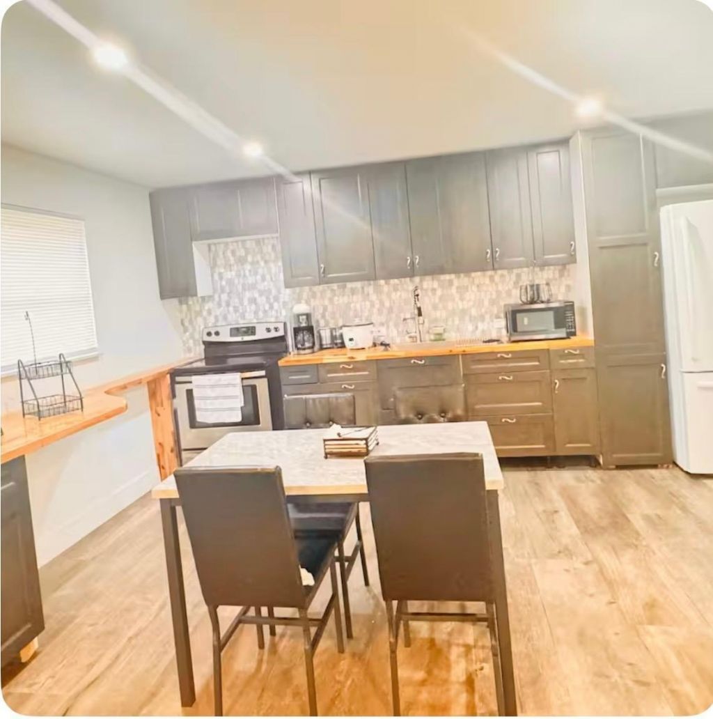 214 Westwood Circle E, West Palm Beach, FL 33411 Photo