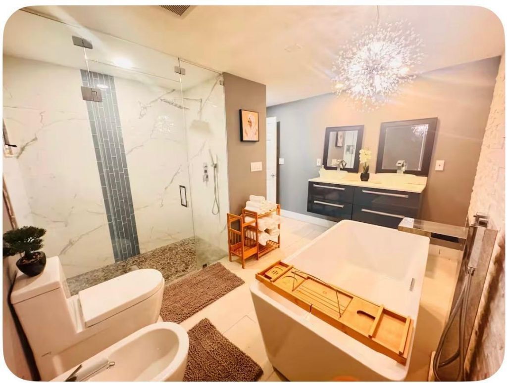 214 Westwood Circle E, West Palm Beach, FL 33411 Photo