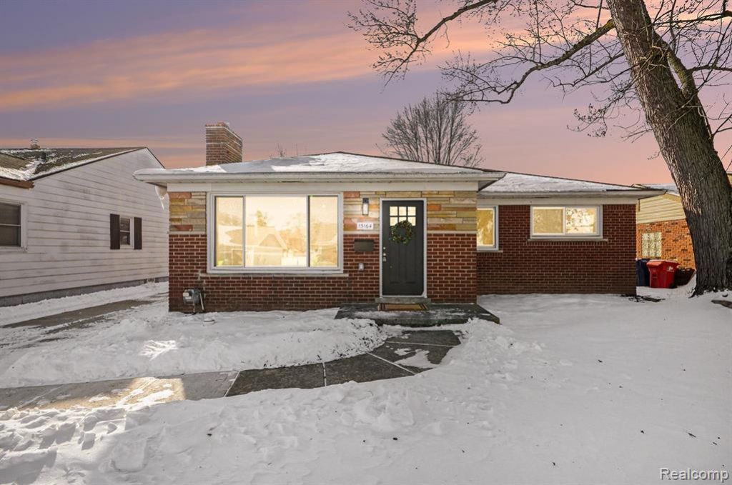 15164 Deerfield Avenue, Eastpointe, MI 48021 Main Photo
