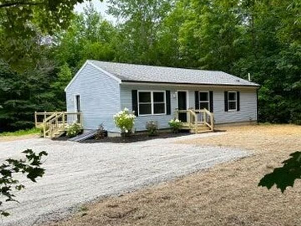 84 Noble Road, Oxford, ME 04270