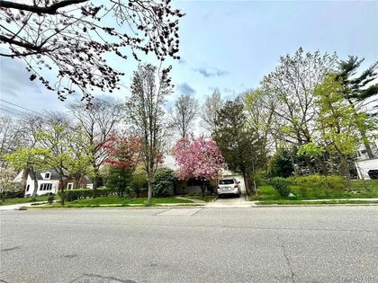 107 Baker Hill Road Great Neck, NY 11023