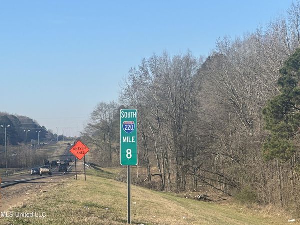 123 N Livingston Road, Jackson, MS 39213