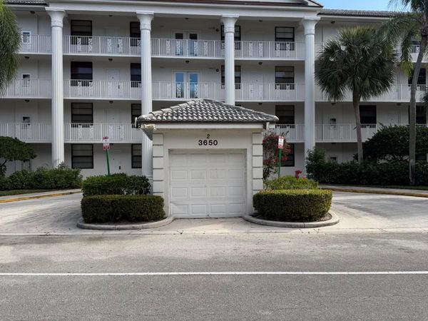 3650 Whitehall Drive, Unit 106, West Palm Beach, FL 33401