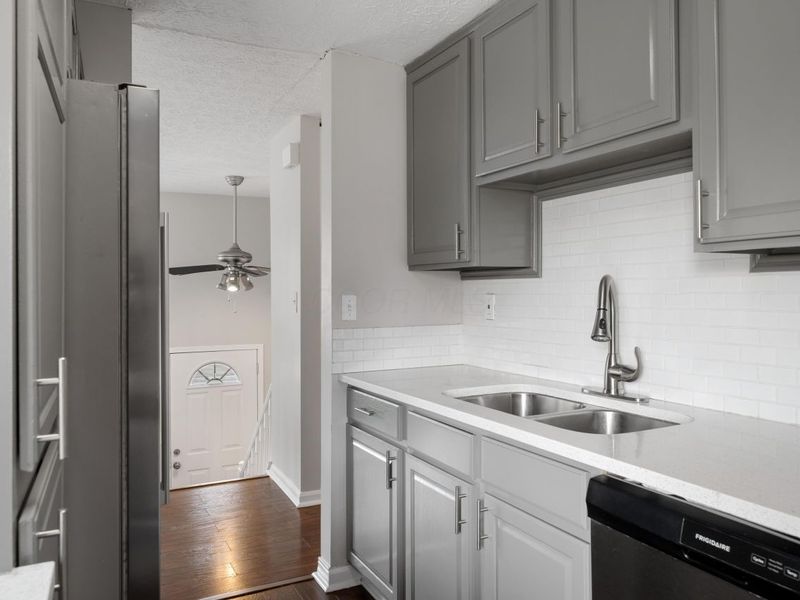 7370 Coldstream Drive, Columbus, OH 43235 Photo 11