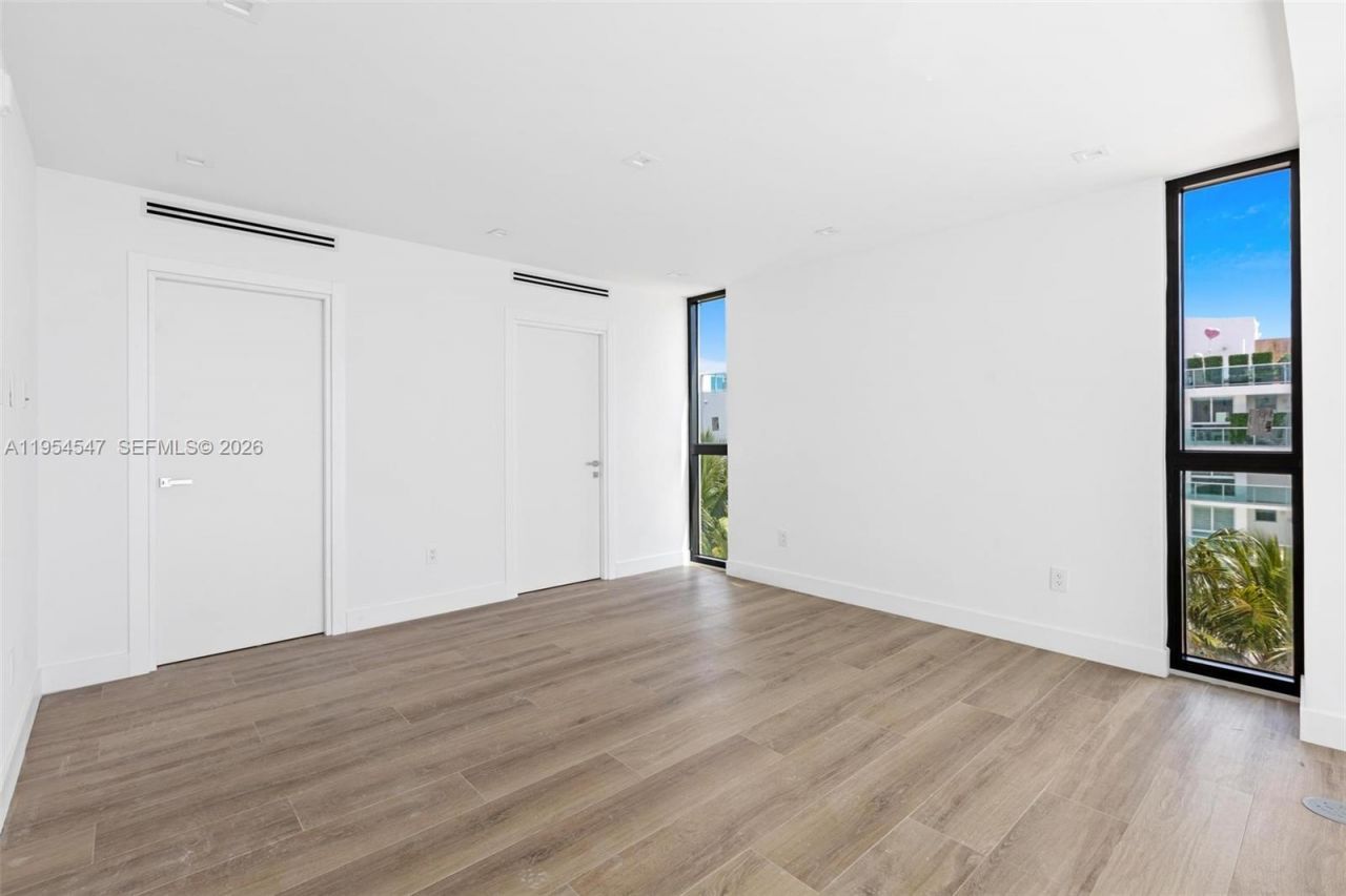 1930 Bay Dr Second Level Un, Unit 1, Miami Beach, FL 33141 Photo