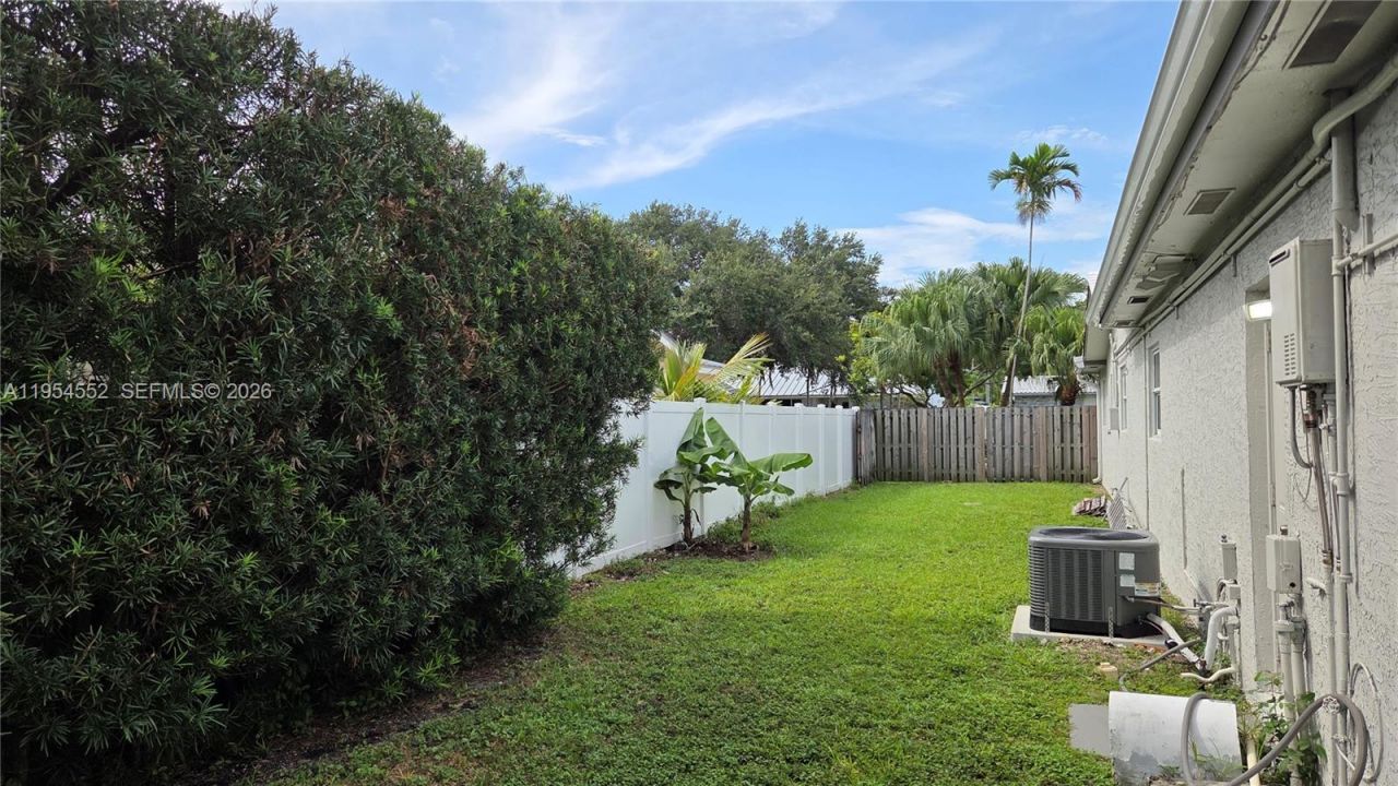 1245 Coral Ln, Hollywood, FL 33019 Photo