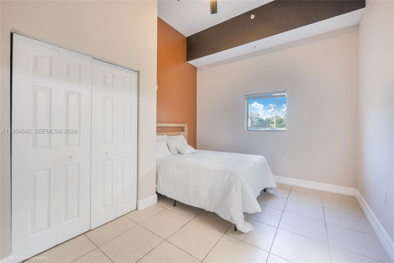 140 S Dixie Hwy, Unit TH101, Hollywood, FL 33020 Photo