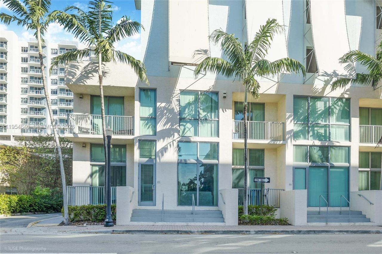 140 S Dixie Hwy, Unit TH101, Hollywood, FL 33020 Photo