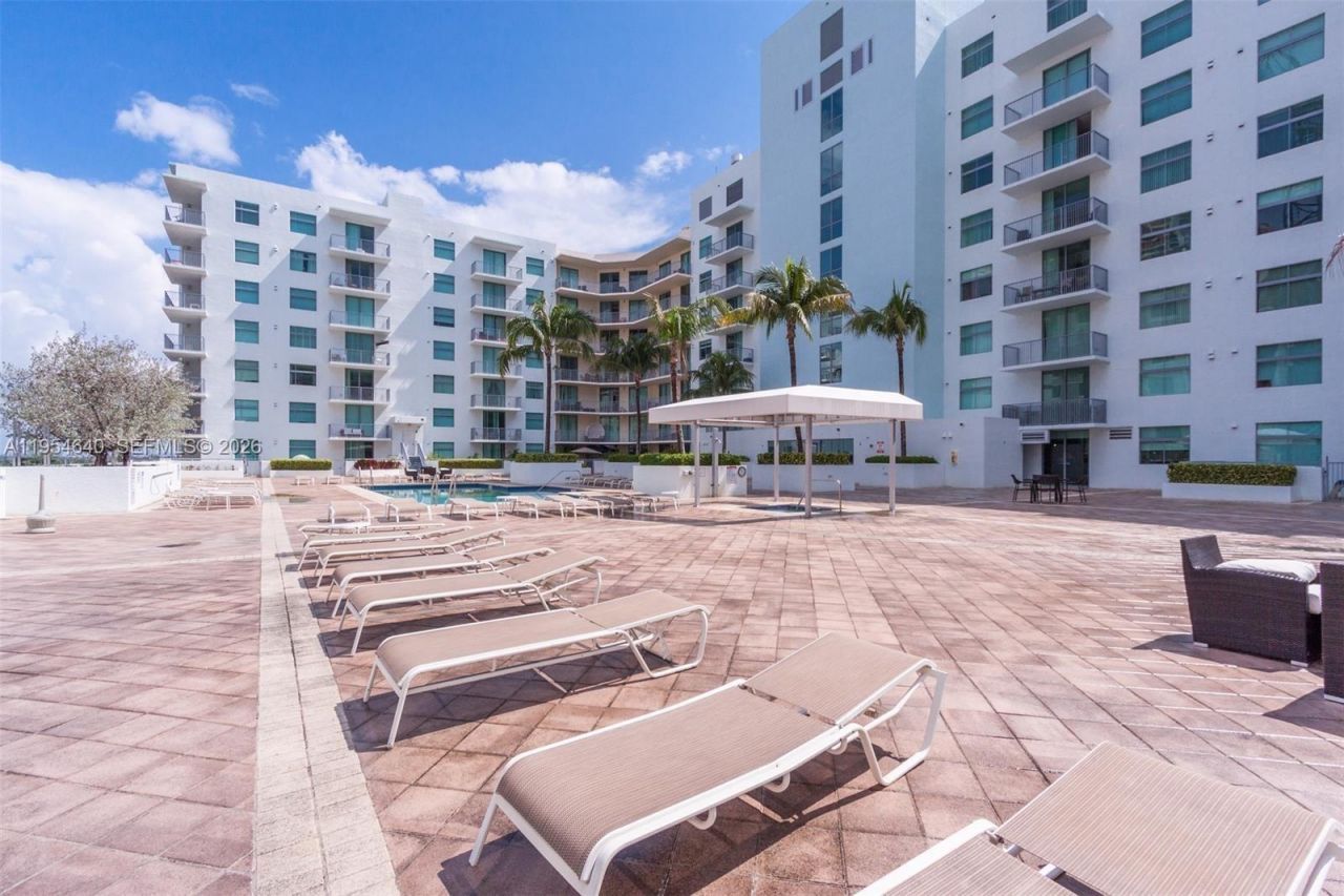 140 S Dixie Hwy, Unit TH101, Hollywood, FL 33020 Photo
