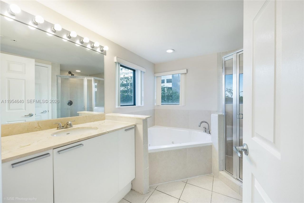 140 S Dixie Hwy, Unit TH101, Hollywood, FL 33020 Photo