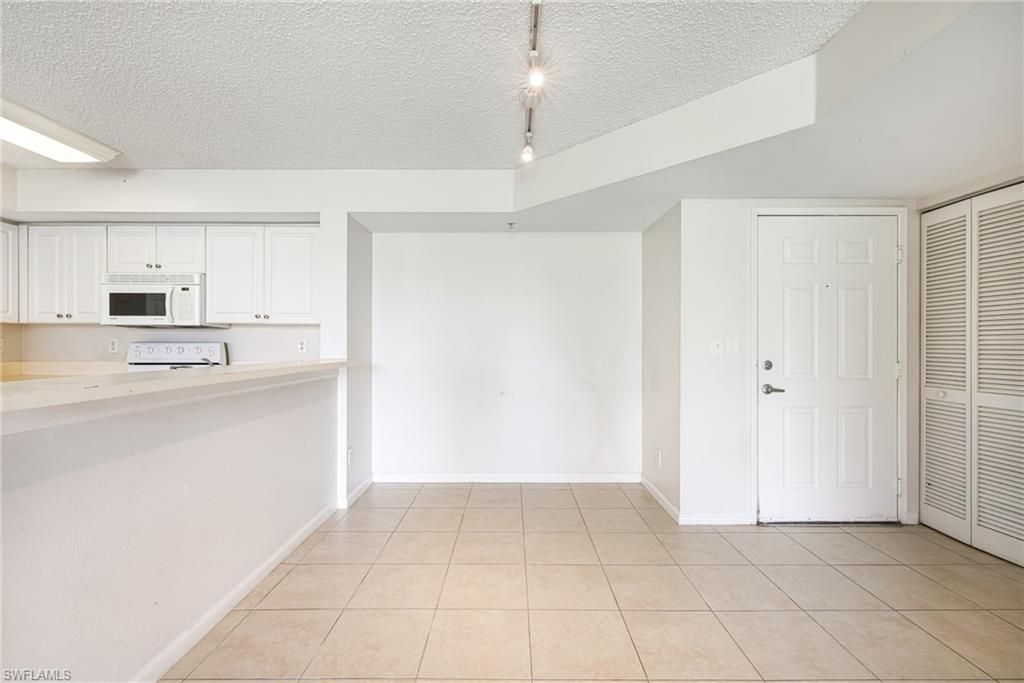 1265 Wildwood Lakes Blvd, Unit 106, Naples, FL 34104 Photo