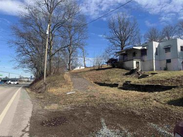 2213 Pleasant Valley, Pleasant Valley, WV 26554