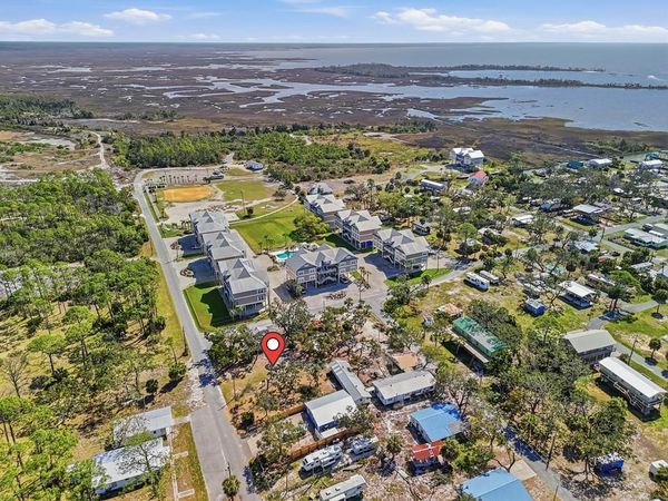 72 E 1st Ave, Horseshoe Beach, FL 32648