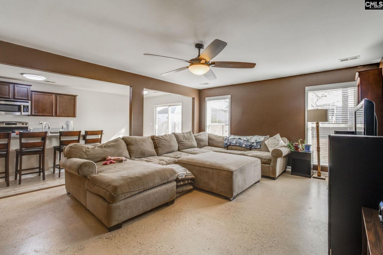 123 Castlefield Drive Photo 7