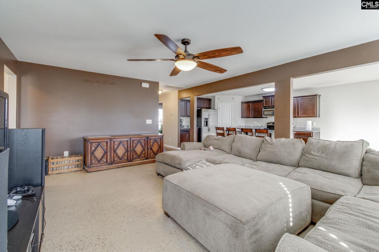 123 Castlefield Drive Photo 8