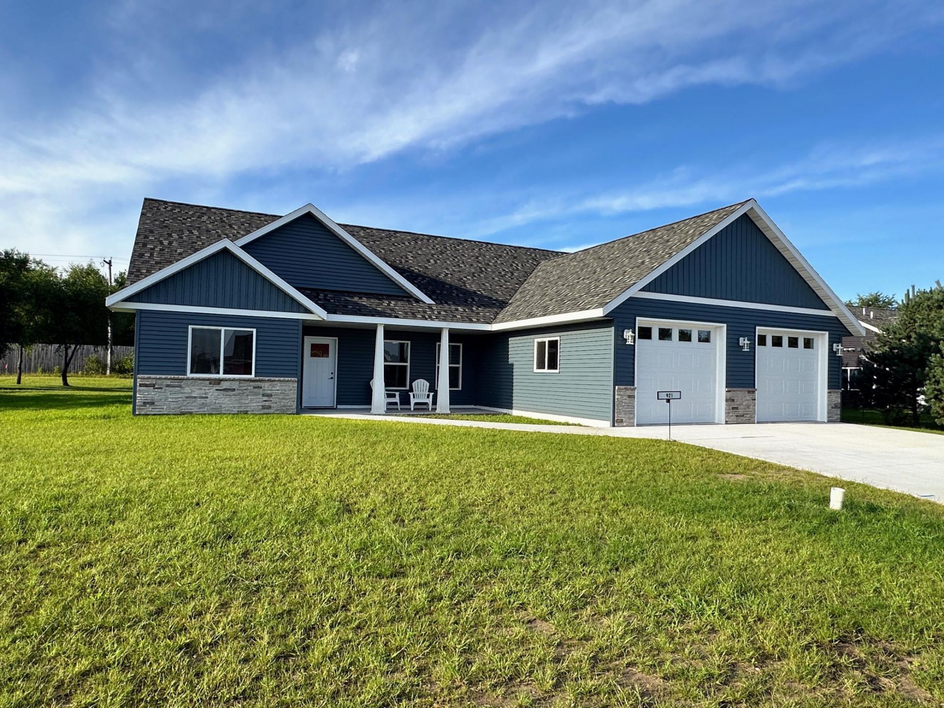 921 NW 9th Street, Perham, MN 56573 Main Photo