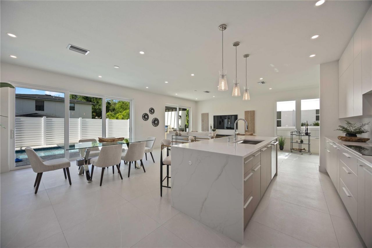 2590 Floyd Street, Sarasota, FL 34239 Photo