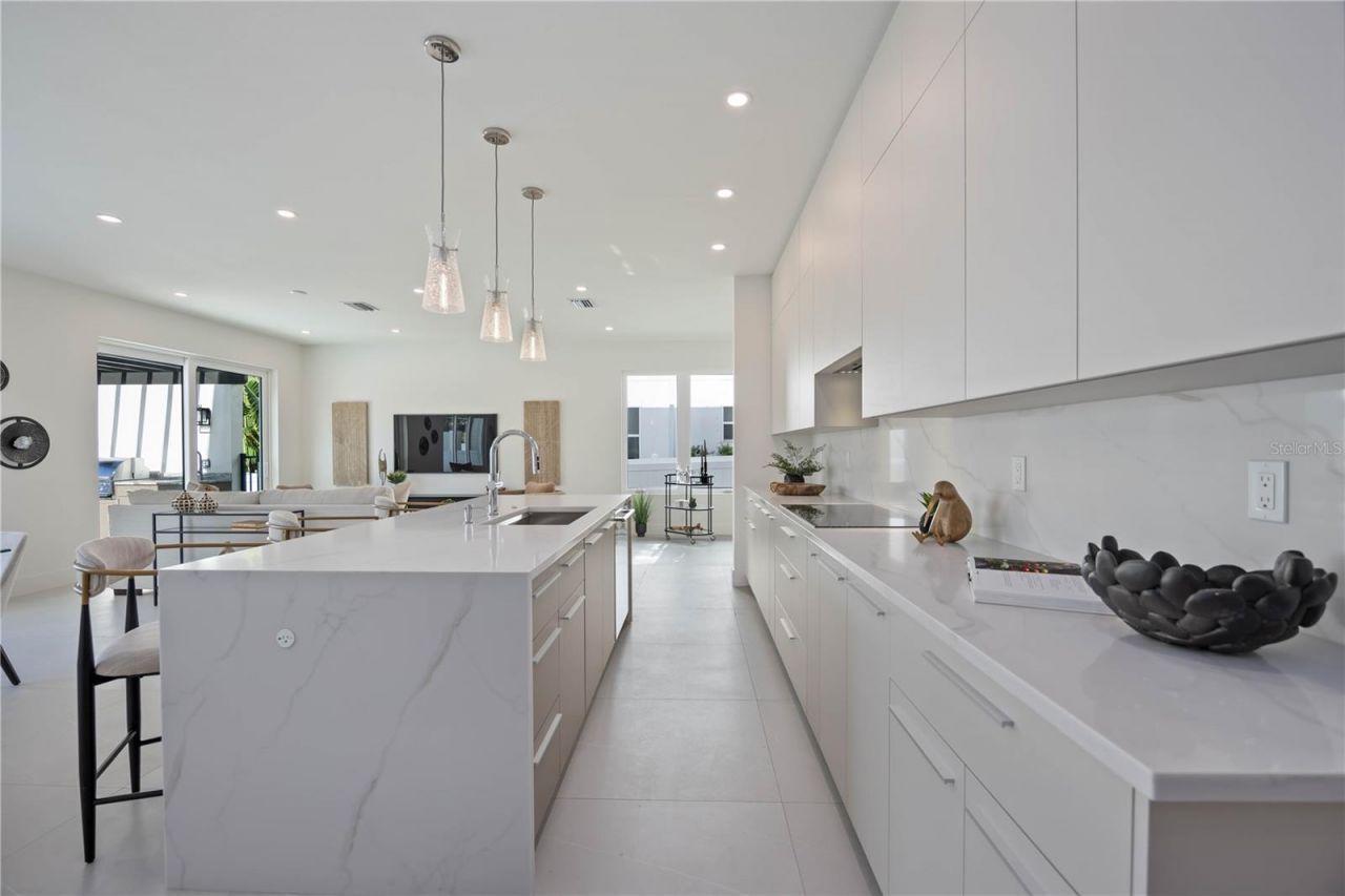 2590 Floyd Street, Sarasota, FL 34239 Photo