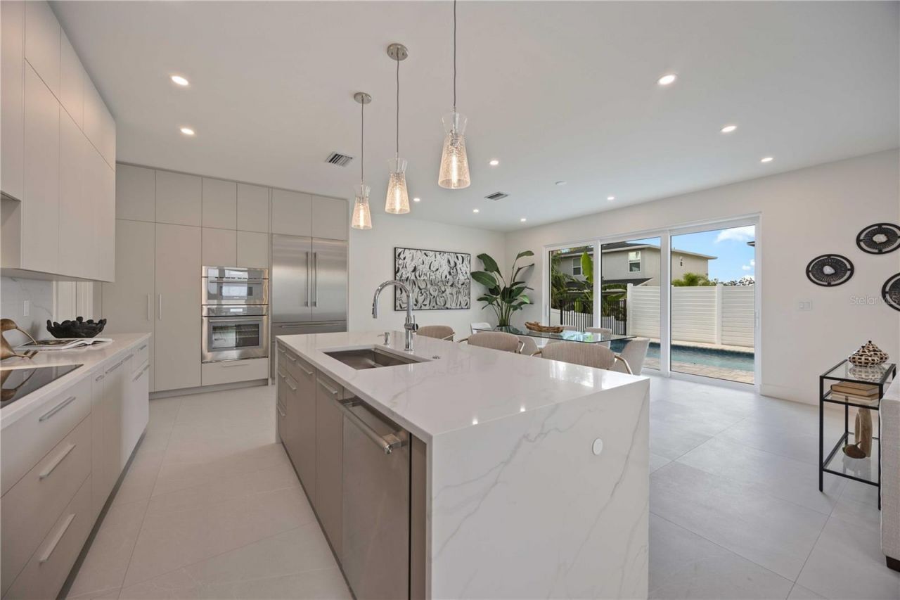 2590 Floyd Street, Sarasota, FL 34239 Photo