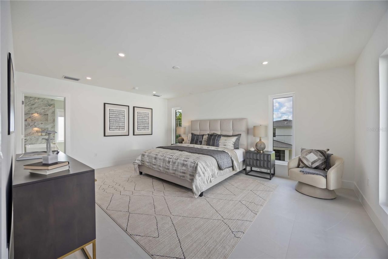 2590 Floyd Street, Sarasota, FL 34239 Photo