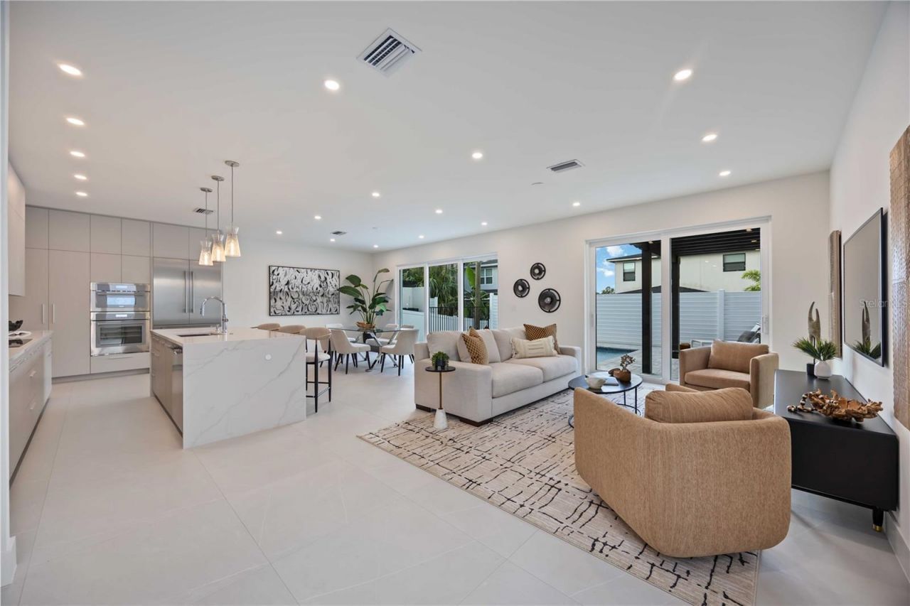 2590 Floyd Street, Sarasota, FL 34239 Photo