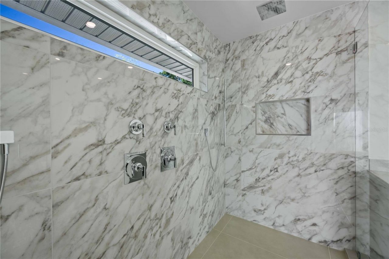 2590 Floyd Street, Sarasota, FL 34239 Photo