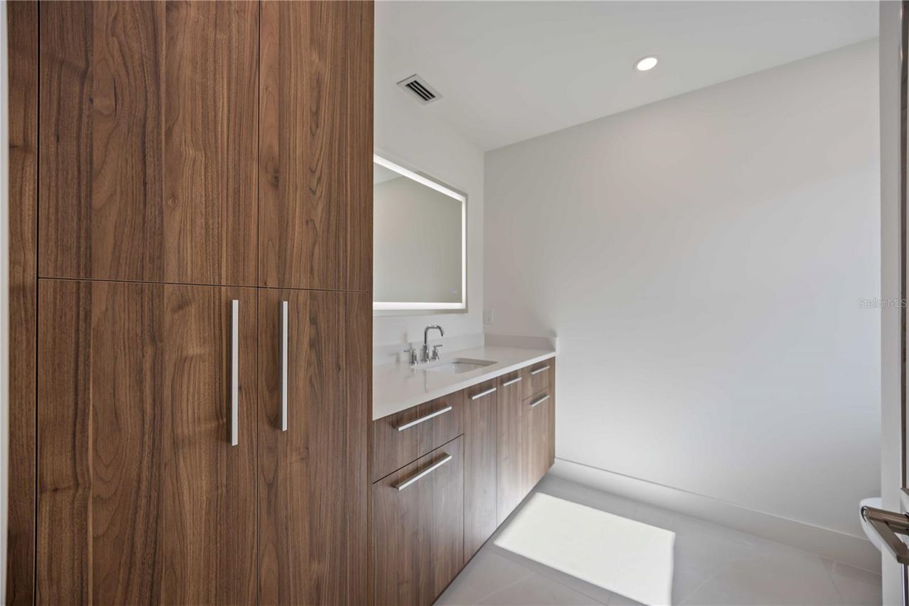 2590 Floyd Street, Sarasota, FL 34239 Photo