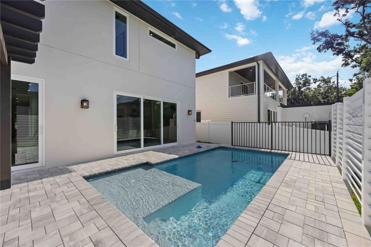 2590 Floyd Street, Sarasota, FL 34239 Photo