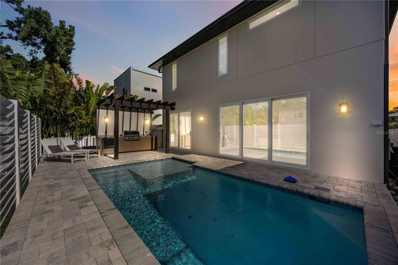 2590 Floyd Street, Sarasota, FL 34239 Photo