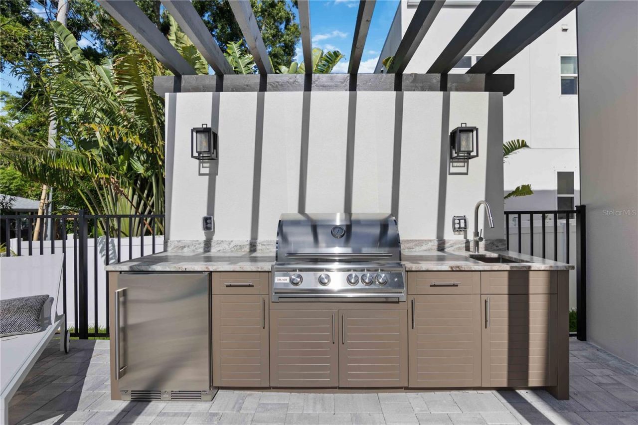 2590 Floyd Street, Sarasota, FL 34239 Photo